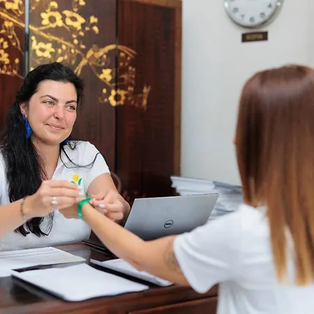 Rama Holistic And Retreats - Vegan Full Board Хотел