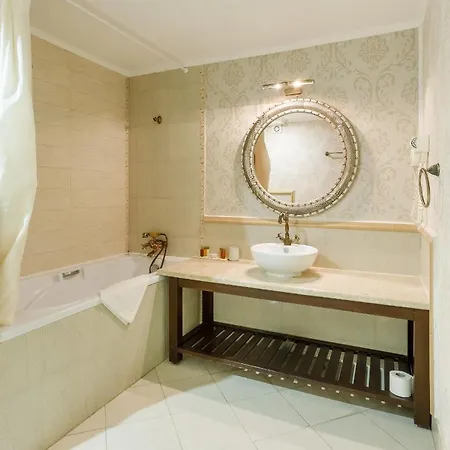 Rama Holistic And Retreats - Vegan Full Board Хотел 4*