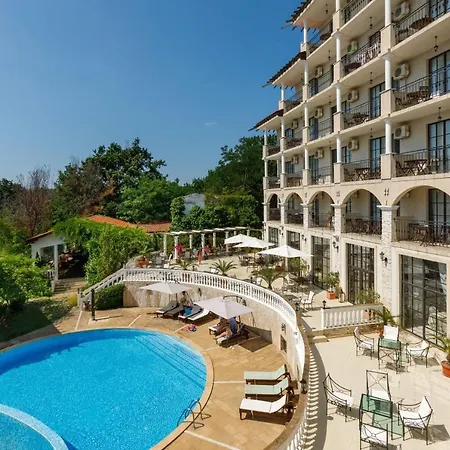 Rama Holistic And Retreats - Vegan Full Board 오브조르